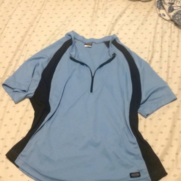 ๐ Bundle- athletic tops in great condition! ๐๐ฒ๐๏ธโโ๏ธ - Picture 11 of 12